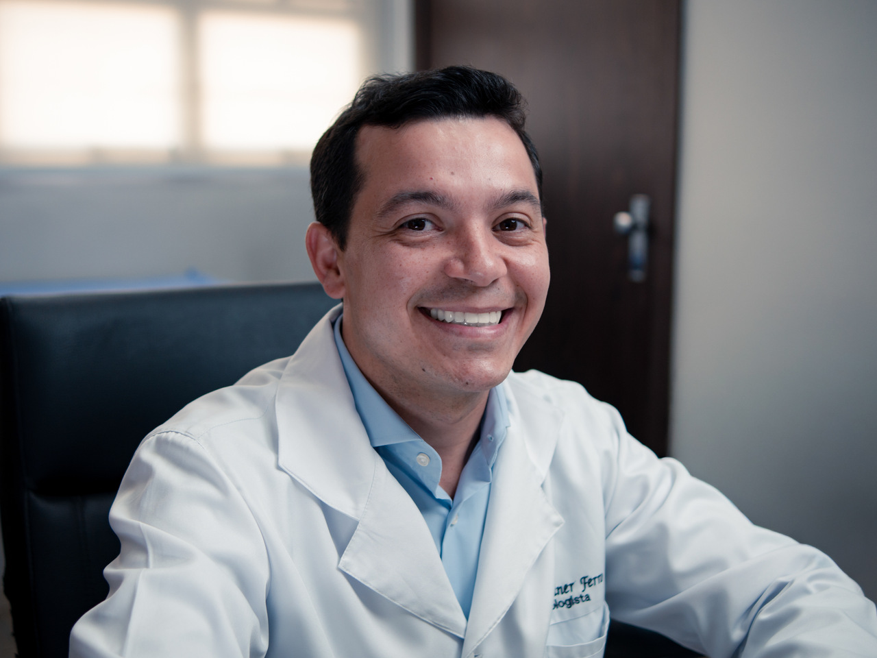 Homem, o câncer de próstata não espera — previna-se agora com o Dr. Breiner Ferro em Aparecida de Goiânia